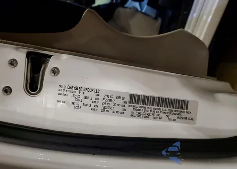 2015 Chrysler Town & Country Touring L z USA, uszkodzony, nr VIN 2C4RC1CG8FR561705